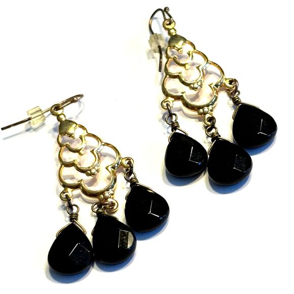 Pierced earrings gold filigree & black faceted beads drop & dangle style elegant - Picture 2 of 6